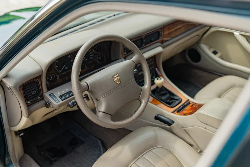 Jaguar XJ6 3.2 MANUALE 41