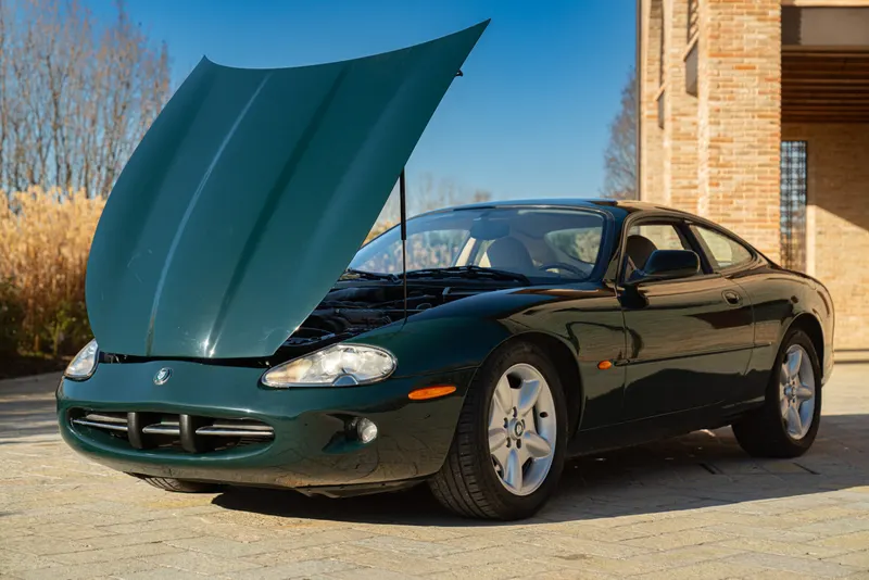 Jaguar XK8 COUPE GENTLEMEN SPEC 50