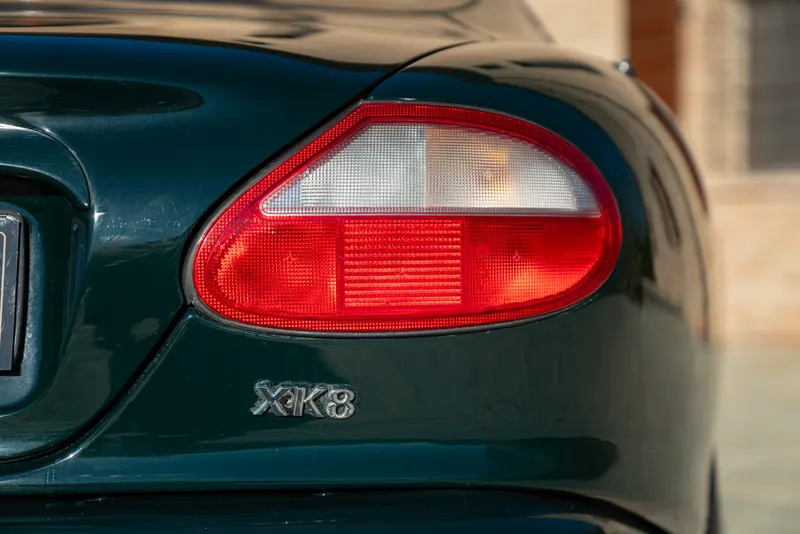 Jaguar XK8 COUPE GENTLEMEN SPEC 11