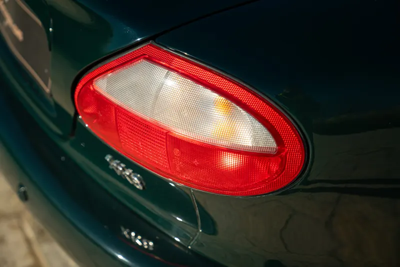 Jaguar XK8 COUPE GENTLEMEN SPEC 18