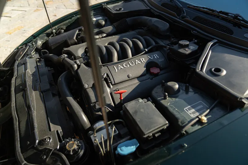 Jaguar XK8 COUPE GENTLEMEN SPEC 56