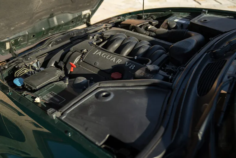 Jaguar XK8 COUPE GENTLEMEN SPEC 52