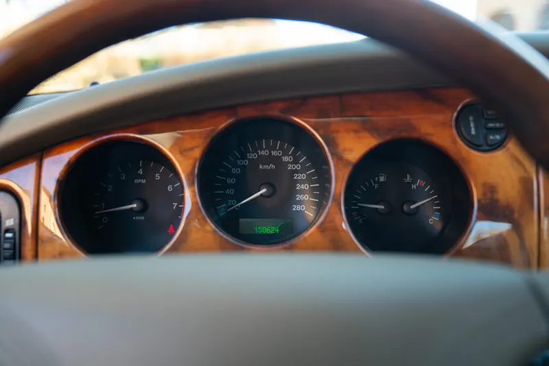 Jaguar XK8 COUPE GENTLEMEN SPEC 40