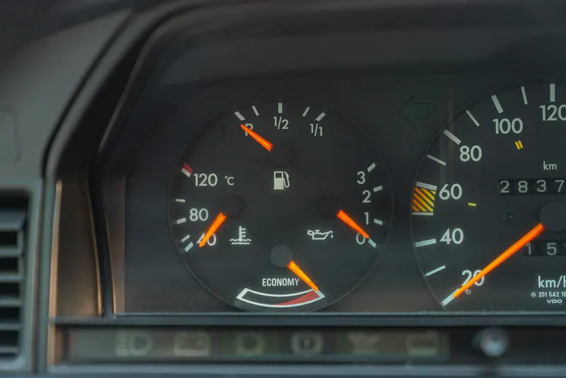 Mercedes-Benz 190 E 37