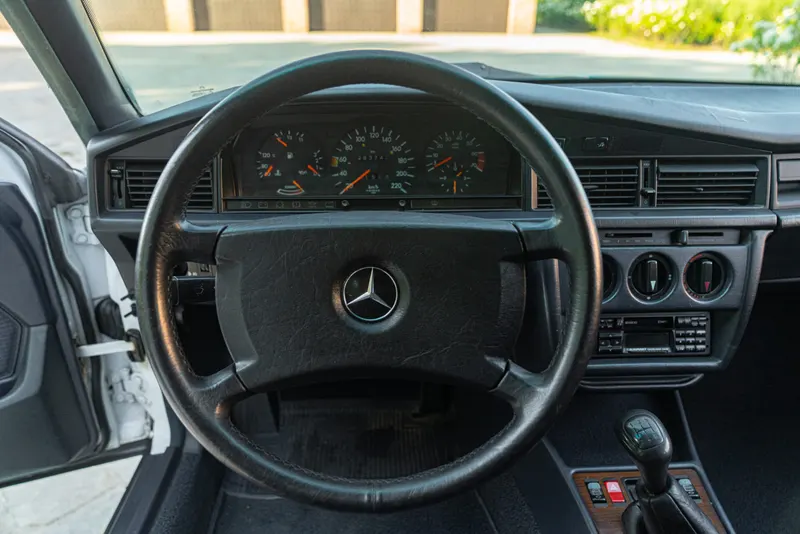 Mercedes-Benz 190 E 34