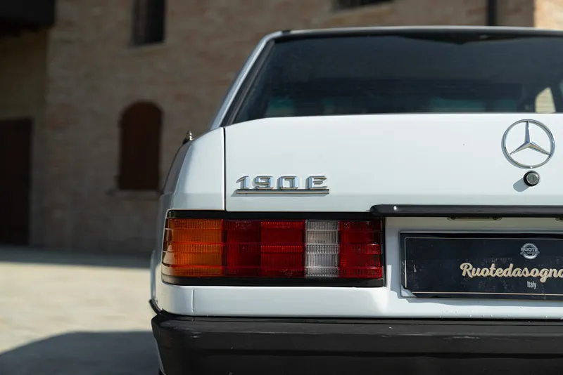 Mercedes-Benz 190 E 14