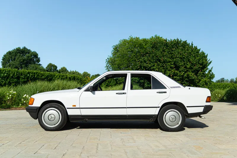 Mercedes-Benz 190 E 4