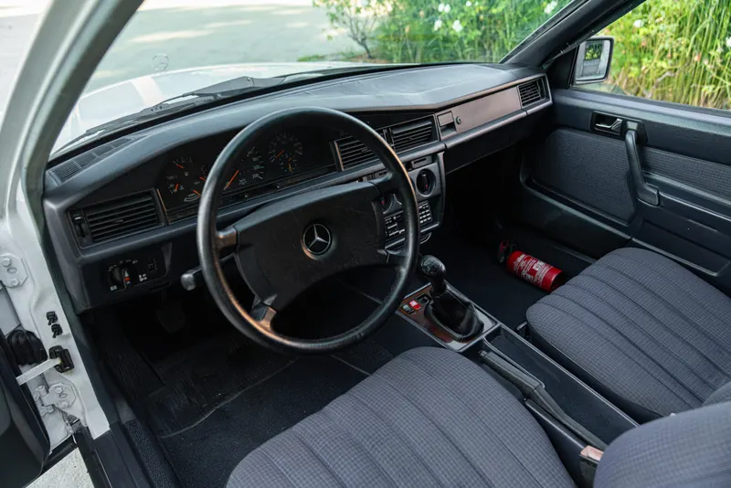 Mercedes-Benz 190 E 20