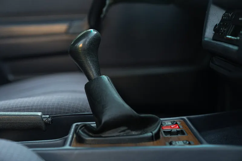 Mercedes-Benz 190 E 27