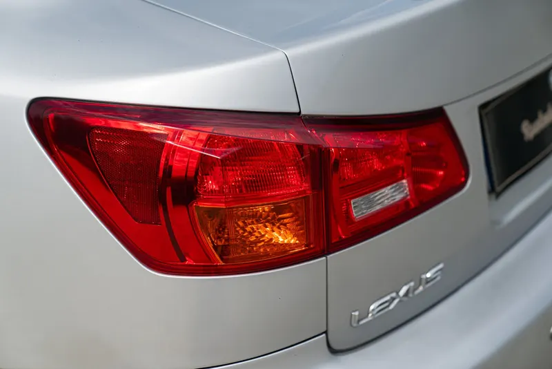 Lexus IS 220 D 16