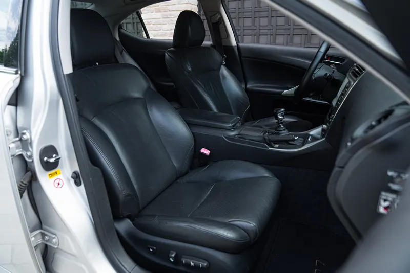Lexus IS 220 D 25