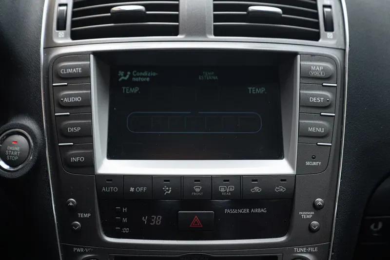 Lexus IS 220 D 33