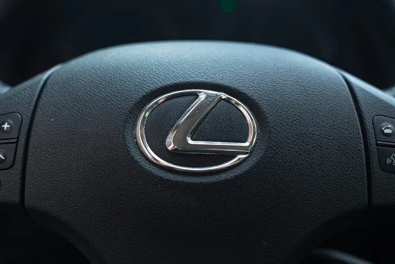 Lexus IS 220 D 40