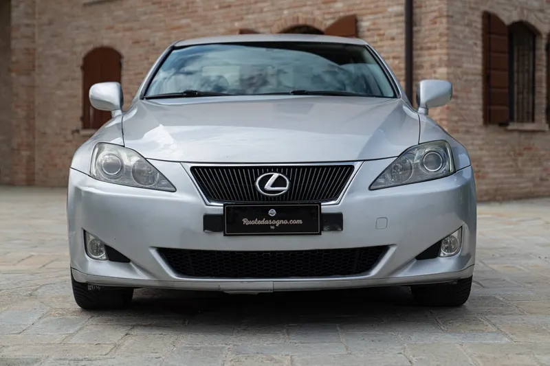 Lexus IS 220 D 3