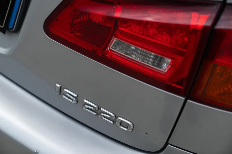 Lexus IS 220 D 14