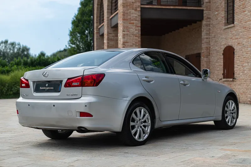 Lexus IS 220 D 7