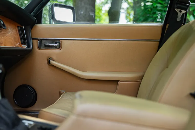 Jaguar XJ6 4.2 MANUALE 29