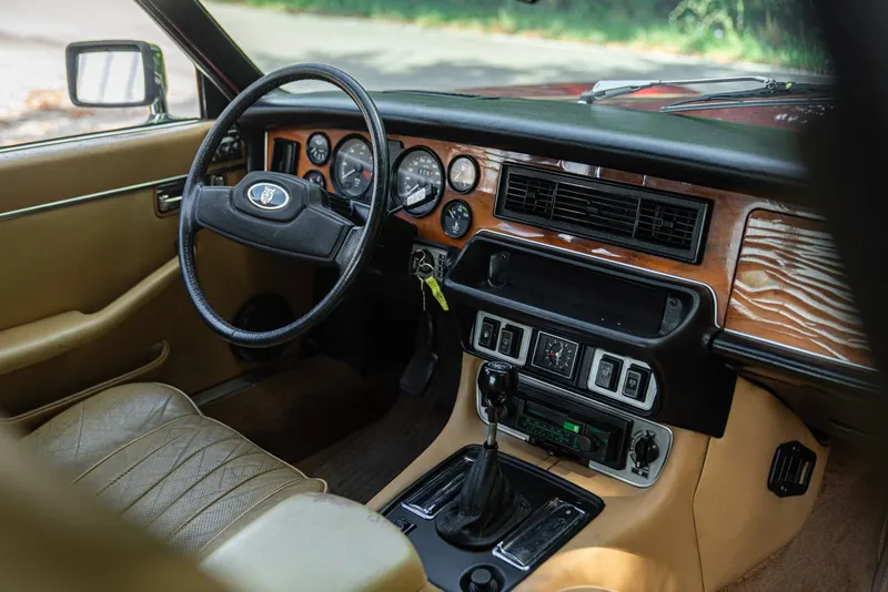 Jaguar XJ6 4.2 MANUALE 26