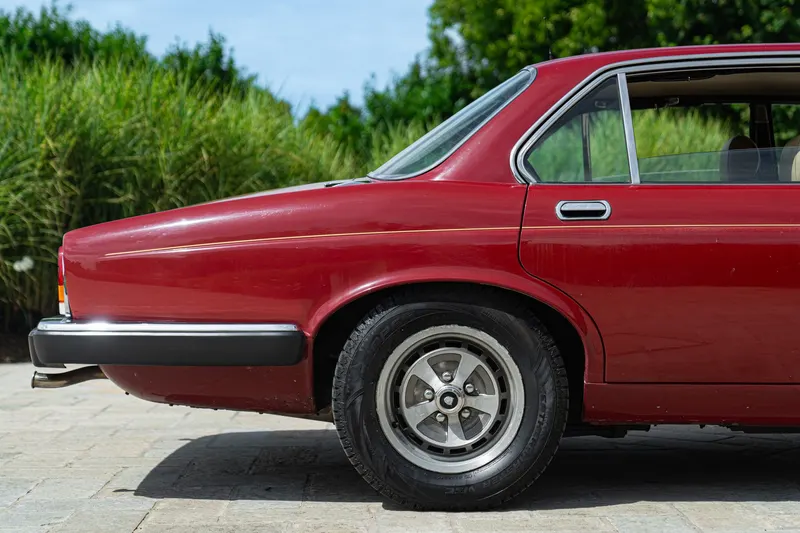 Jaguar XJ6 4.2 MANUALE 25