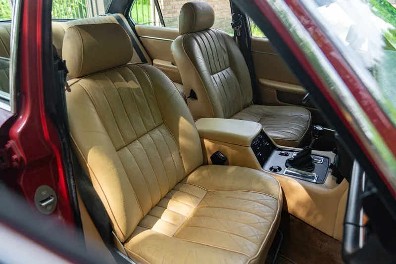 Jaguar XJ6 4.2 MANUALE 27