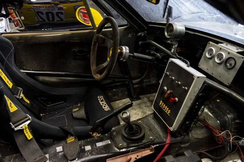 Mazda MX 5 RACING 16