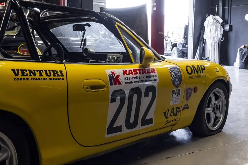 Mazda MX 5 RACING 9
