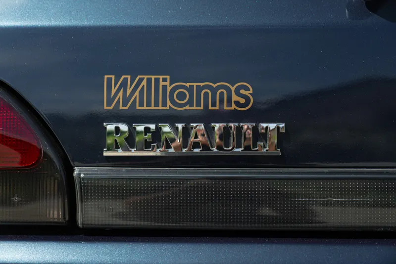 Renault CLIO&nbsp;WILLIAMS 2.0 16V 11
