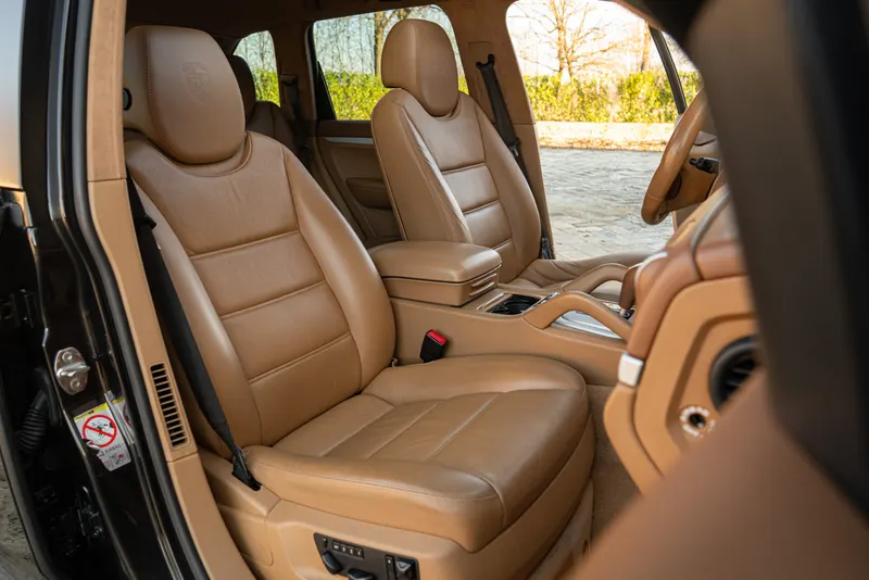Porsche CAYENNE TURBO S 27