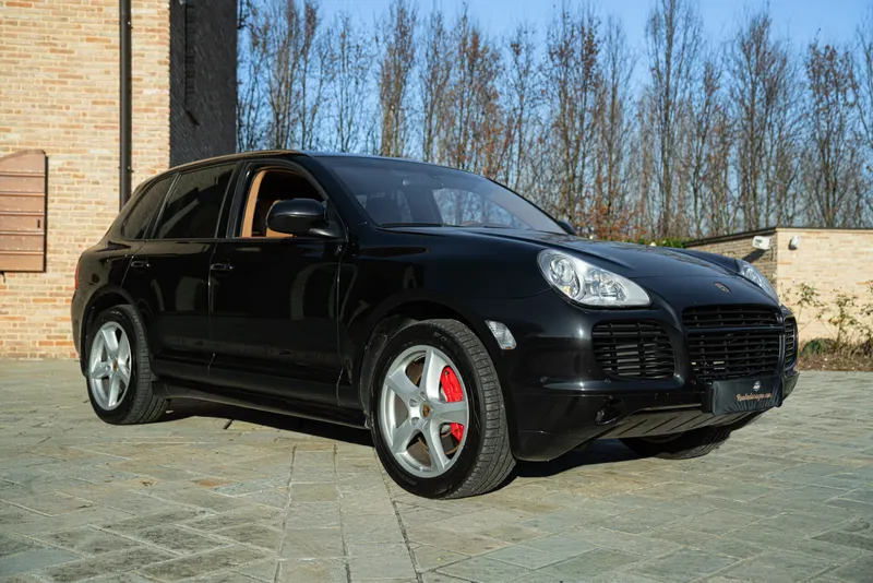 Porsche CAYENNE TURBO S 2