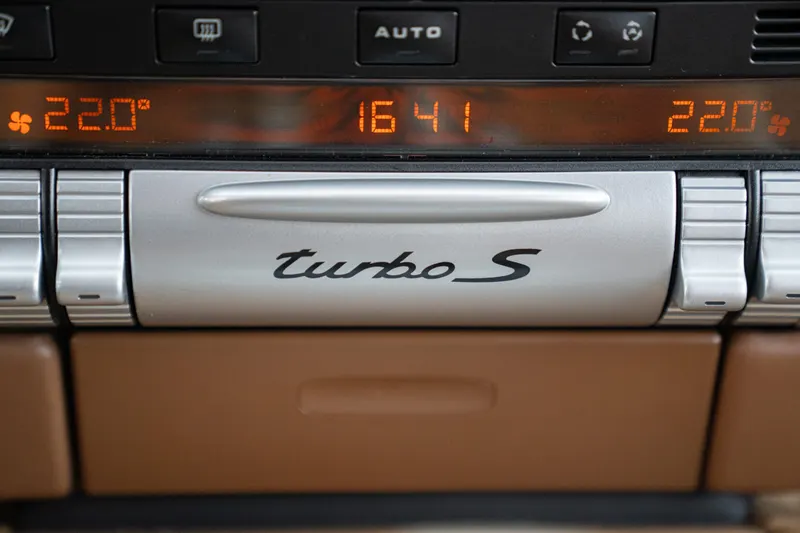Porsche CAYENNE TURBO S 43