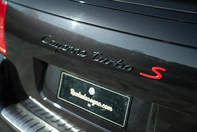 Porsche CAYENNE TURBO S 17