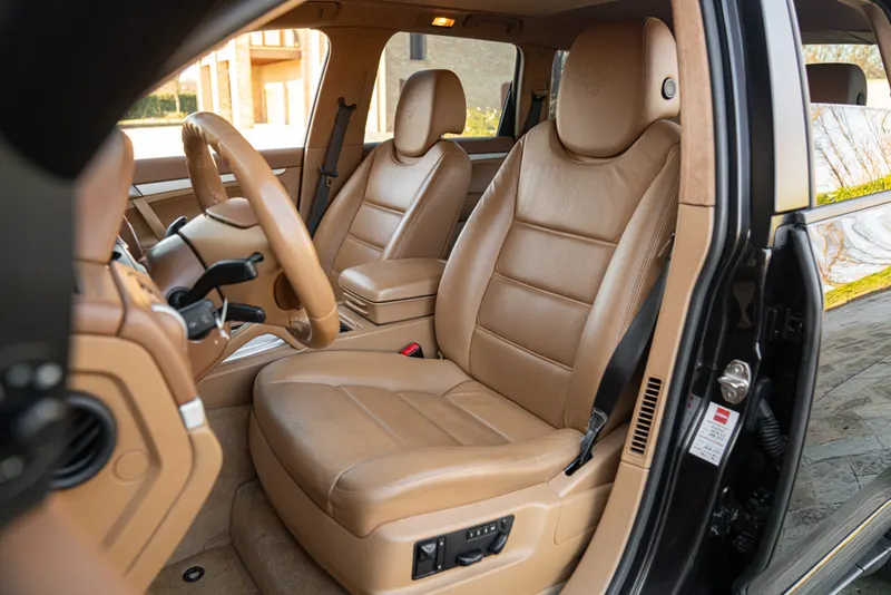 Porsche CAYENNE TURBO S 26