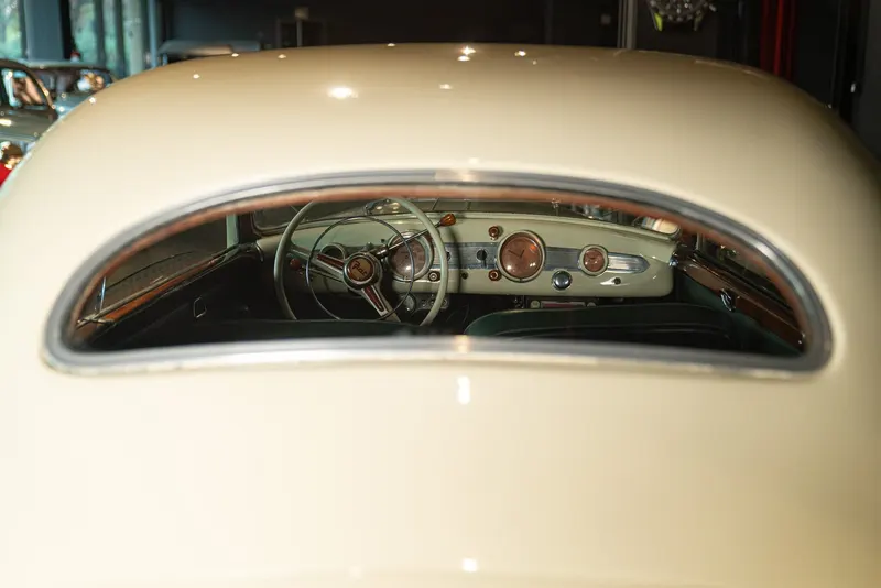 Fiat 1100 BERLINETTA GHIA 10
