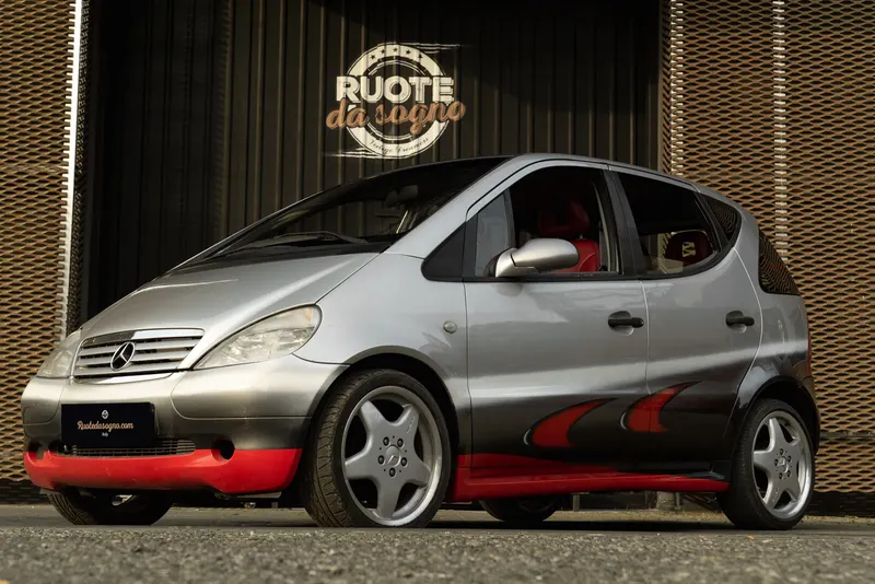 Mercedes-Benz A160 Mika Hakkinen Edition 42
