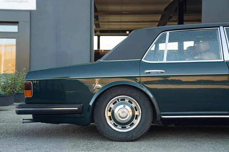 Bentley EIGHT SALOON 21