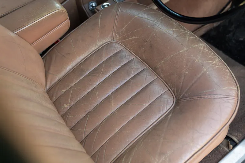 Bentley EIGHT SALOON 31
