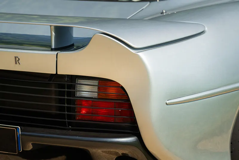 Jaguar XJ 220 14