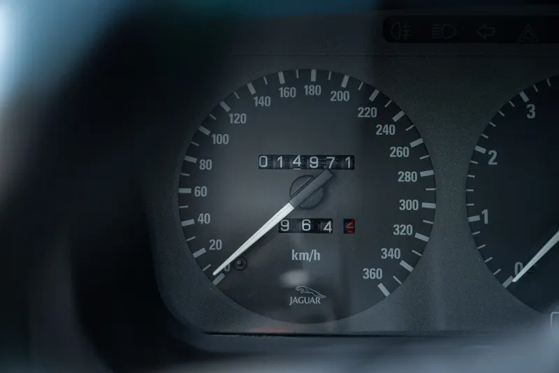 Jaguar XJ 220 56
