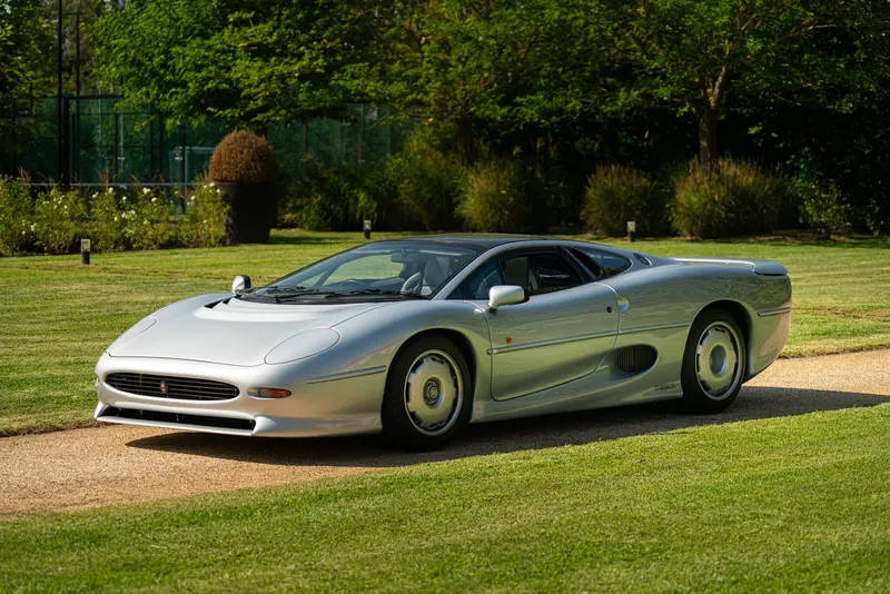 Jaguar XJ 220 76