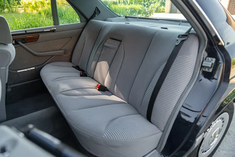 Mercedes-Benz 500 SEL 26