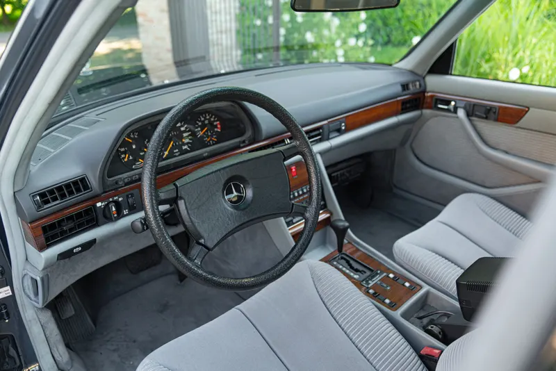 Mercedes-Benz 500 SEL 30