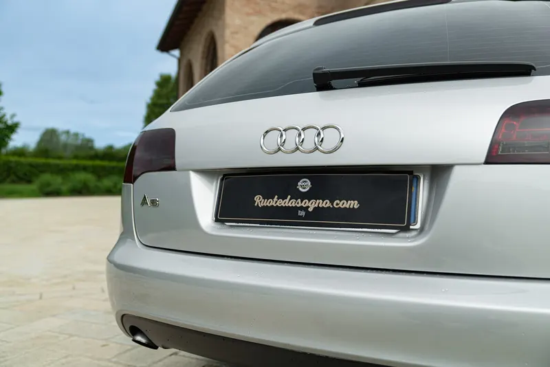 Audi A6 V6 2.7 25