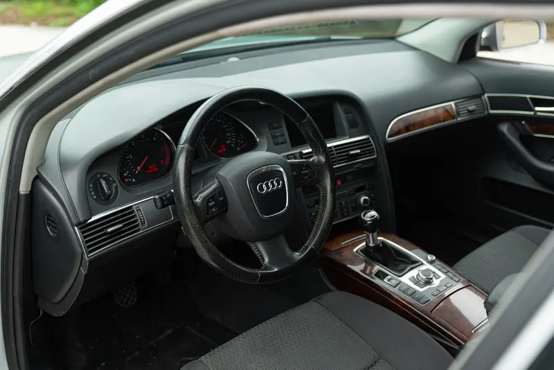 Audi A6 V6 2.7 57