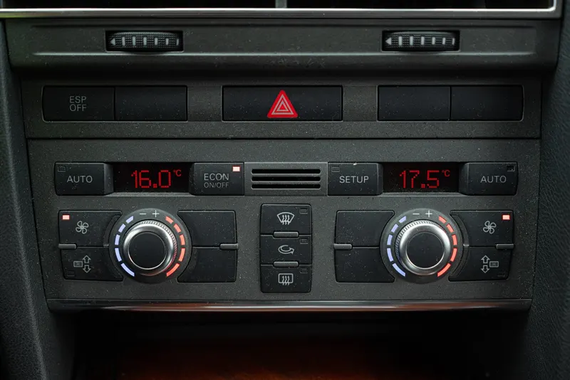 Audi A6 V6 2.7 39