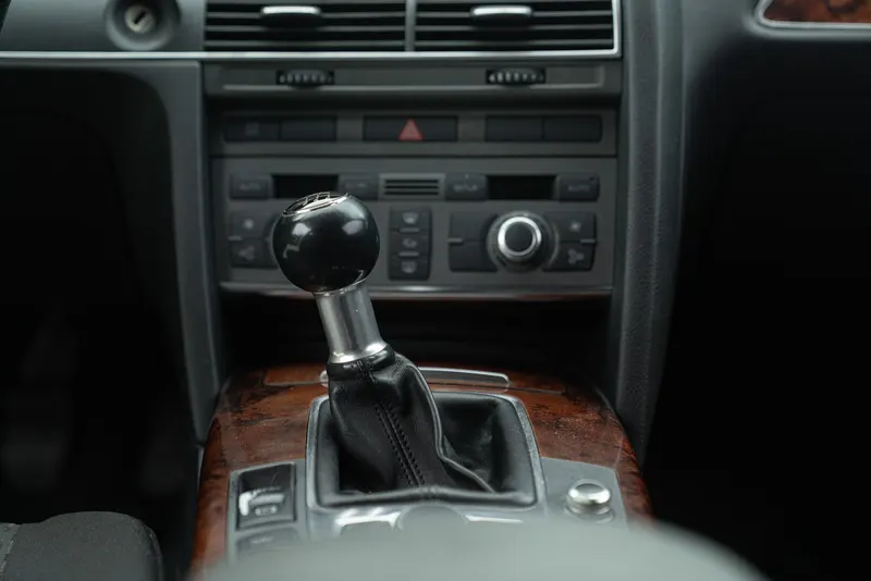 Audi A6 V6 2.7 52