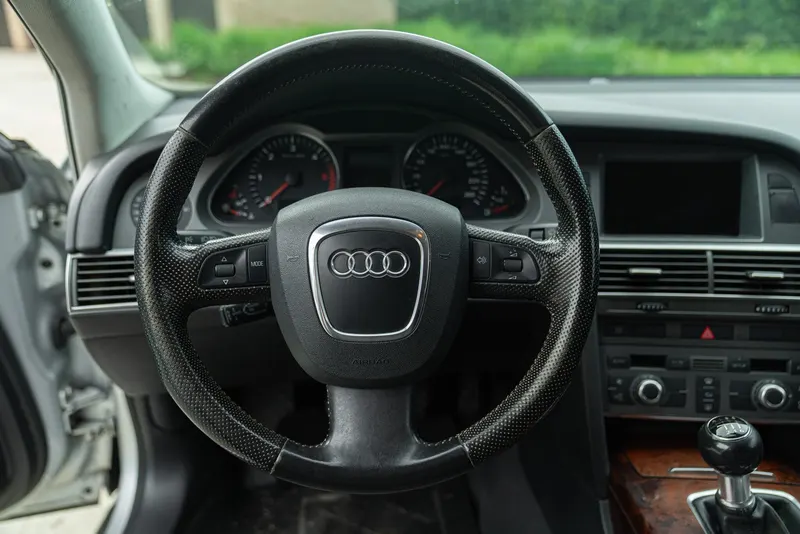 Audi A6 V6 2.7 53