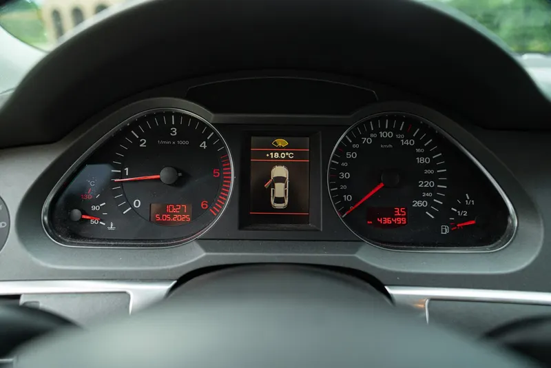 Audi A6 V6 2.7 46