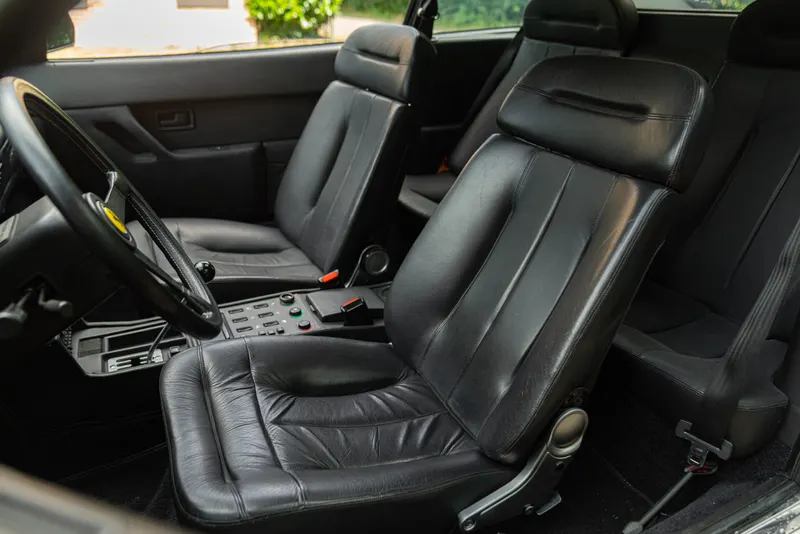 Ferrari MONDIAL 3.2 37