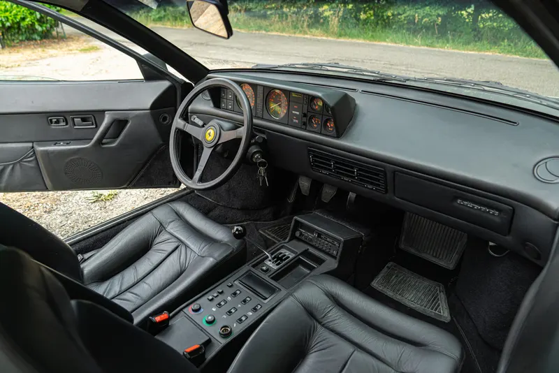 Ferrari MONDIAL 3.2 36