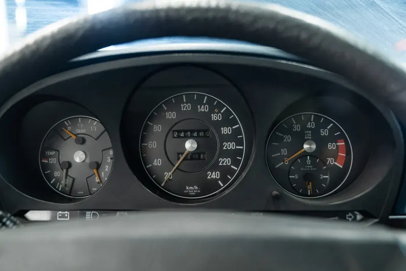 Mercedes-Benz 450 SLC 26